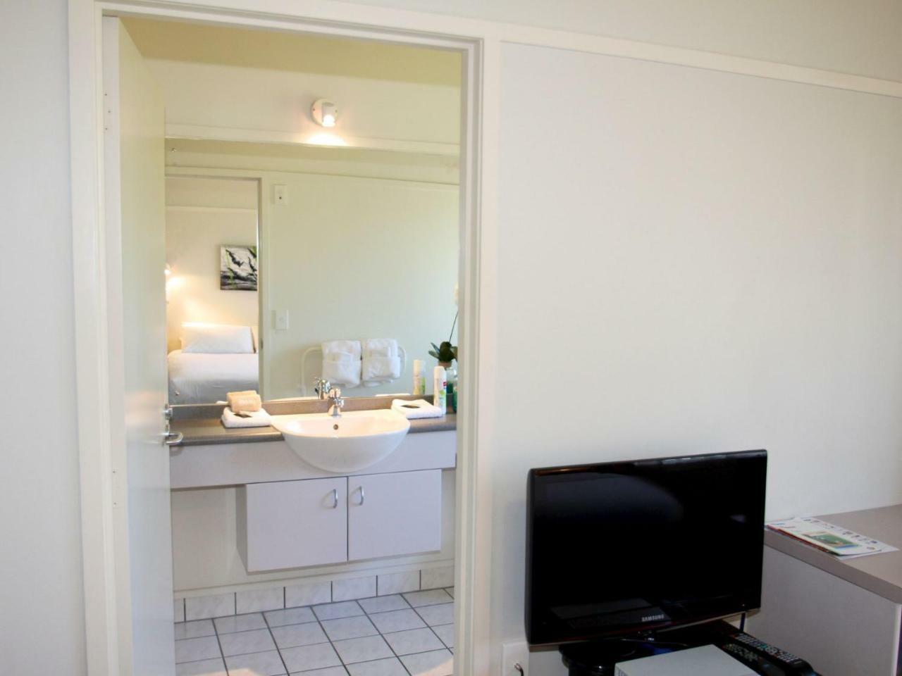 The Beachcomber Hotel Nelson Esterno foto