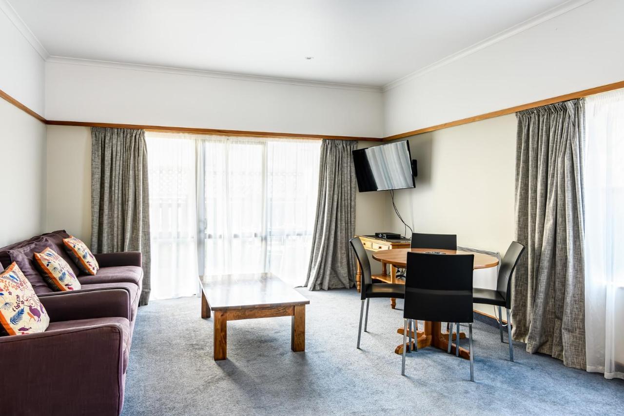 The Beachcomber Hotel Nelson Esterno foto